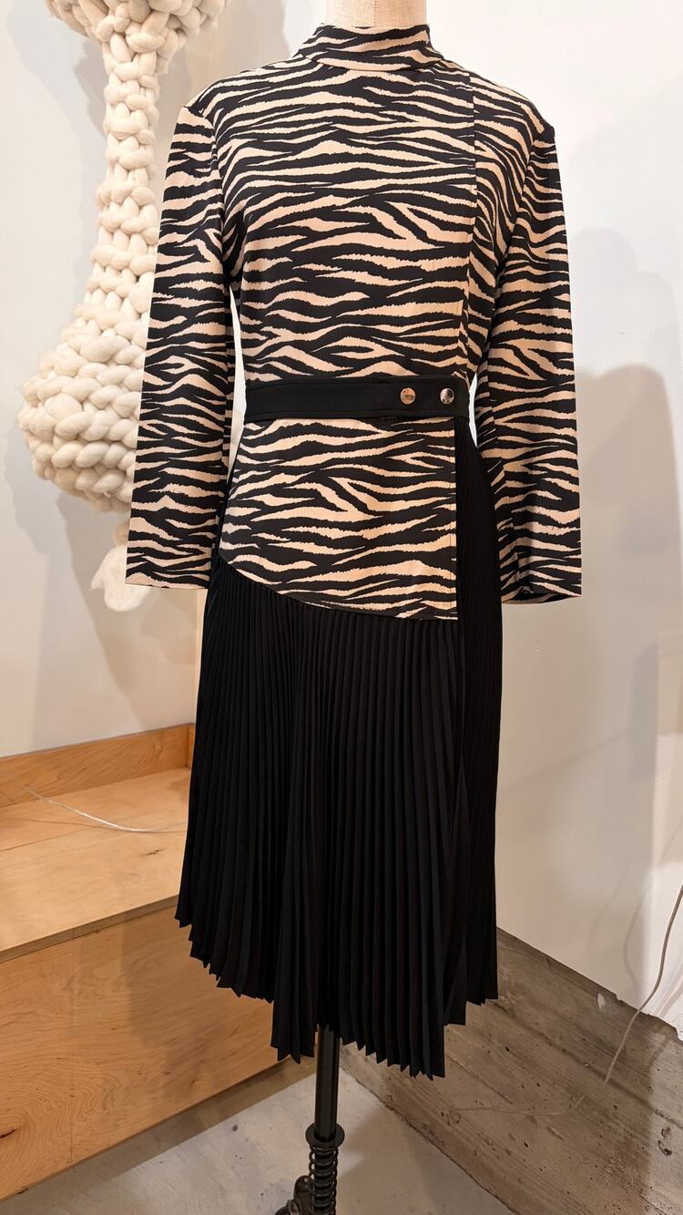 A.L.C. Peyton Zebra Print Mock Neck Pleated Midi Dress (6)